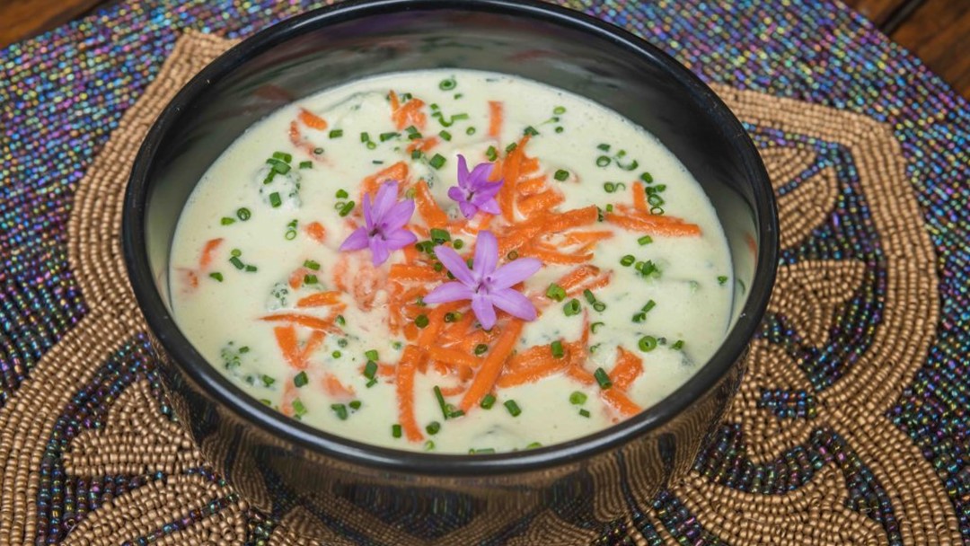 Raw Broccoli Better-Than-Cheddar Soup